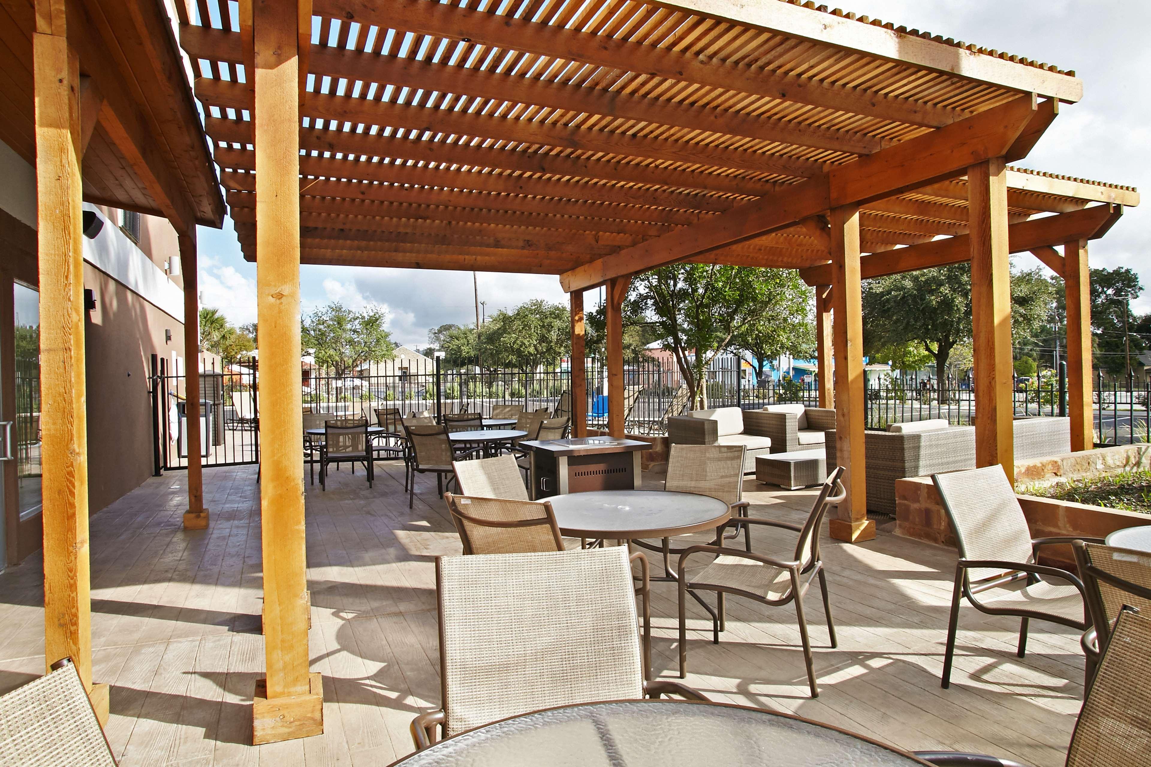 Best Western Plus Madison-Huntsville Hotel Extérieur photo