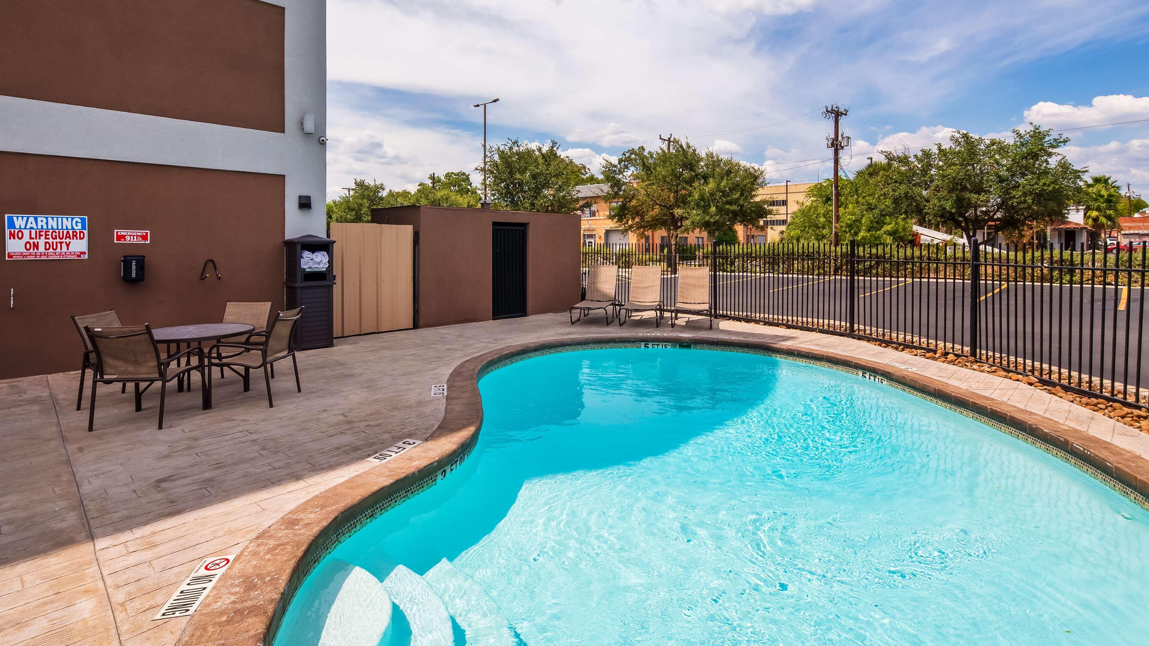 Best Western Plus Madison-Huntsville Hotel Extérieur photo